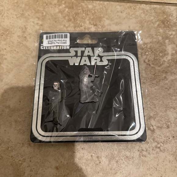 Star Wars Celebration Chicago 2019 2 of 3 pins - Picture 1 of 3